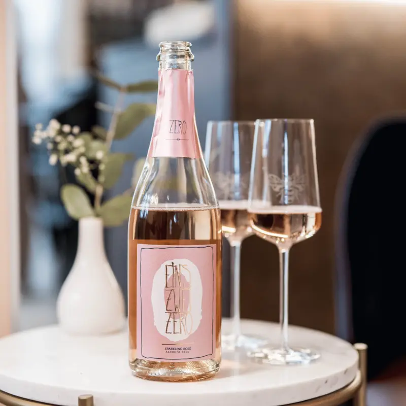 Eins-Zwei-Zero Sparkling Rose